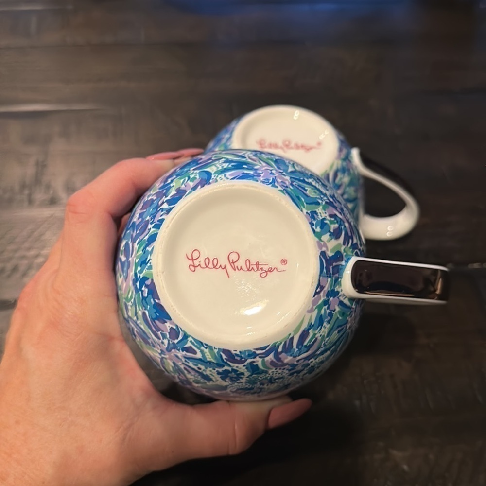Lilly Pulitzer Tiger XX Lily Blue Floral Two 12oz Coffee Mugs Tea Cups Collector - Picture 15 of 16